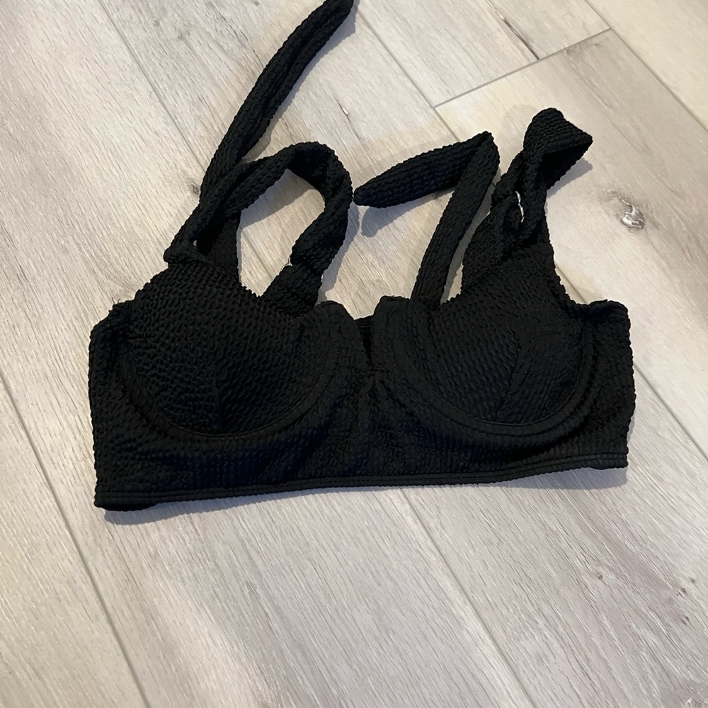 Pink Lily Black Classic Bikini Top